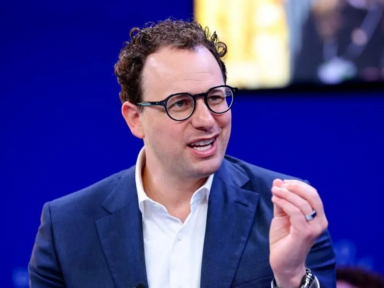 Anthropic’s AI Safety Warning: IPO Pressures, Open-Weight Competition and the Hidden Economics of Slowing Down Anthropic’s AI Safety Warning: IPO Pressures, Open-Weight Competition and the Hidden Economics of Slowing Down